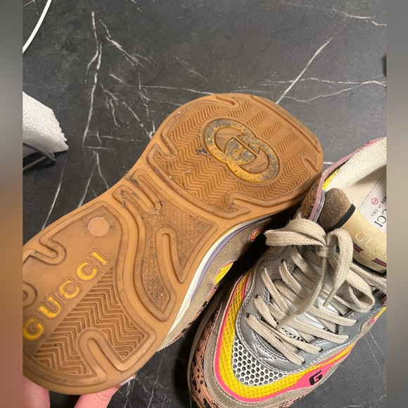 Authentic gucci sneakers - Picture 5 of 7